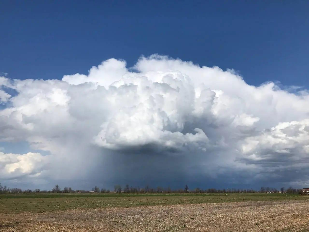 Temporale nel Cuneese. Foto di Roby per Rete Meteo Amatori