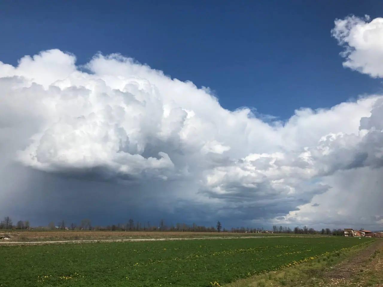 Temporale nel Cuneese. Foto di Roby per Rete Meteo Amatori